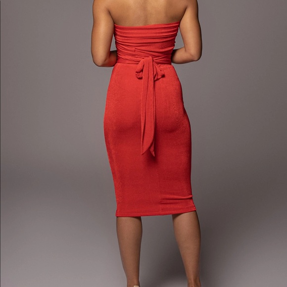 JLUX Label Red Elizabeth Multi Way Wrap - Picture 7 of 8